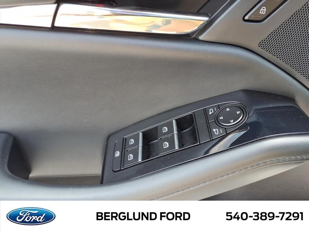 Used 2022 MAZDA MAZDA3 s FWD image 19