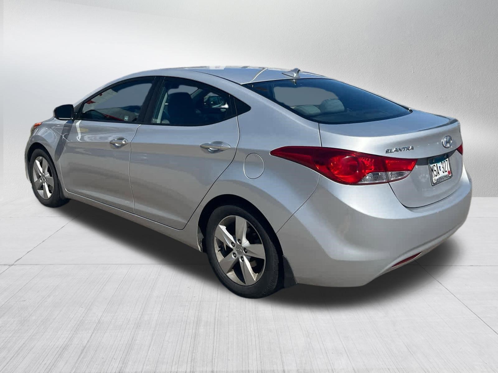 Used 2013 Hyundai Elantra GLS w/ Preferred Pkg FWD image 3