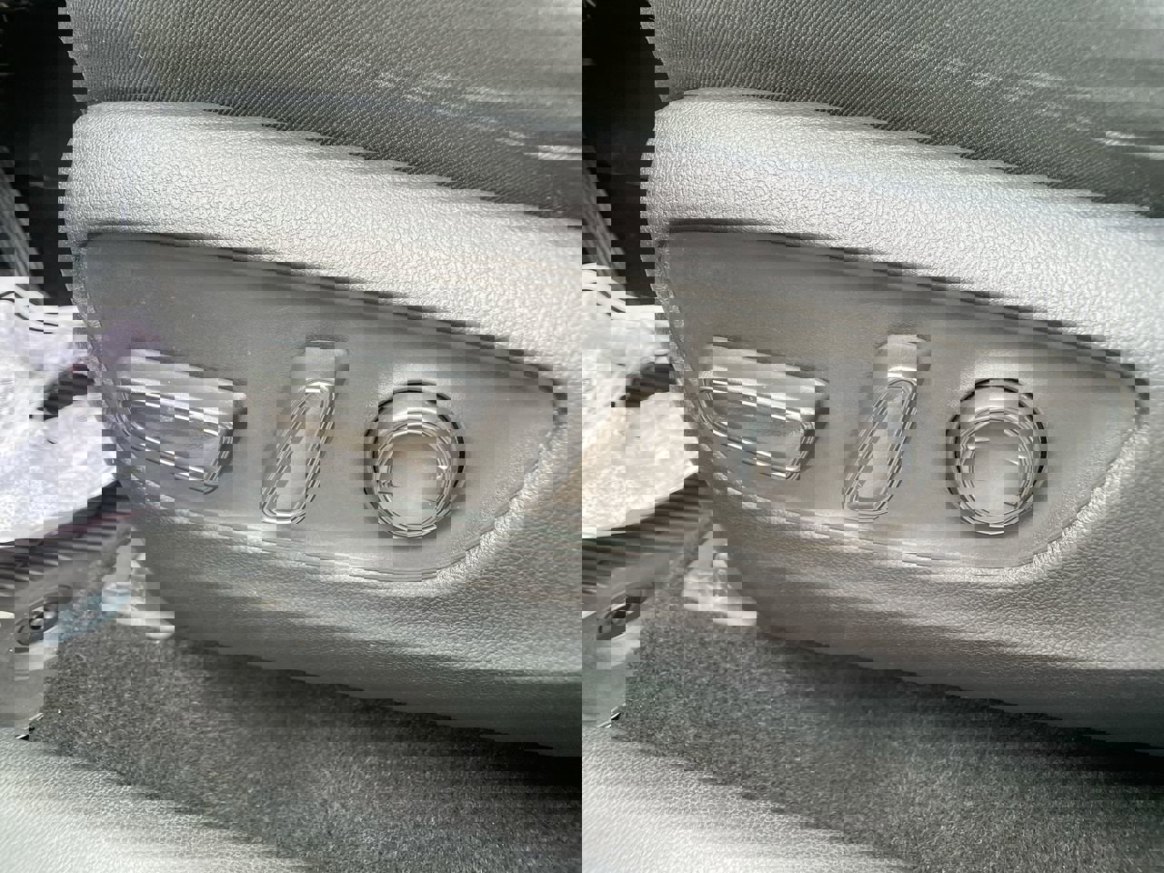 Used 2020 Toyota RAV4 XLE image 13