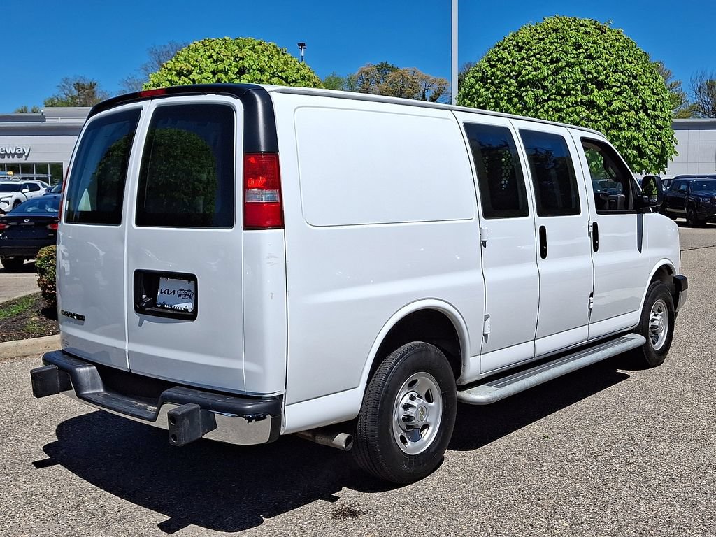 Used 2024 Chevrolet Express 2500 w/ Driver Convenience Package RWD image 7