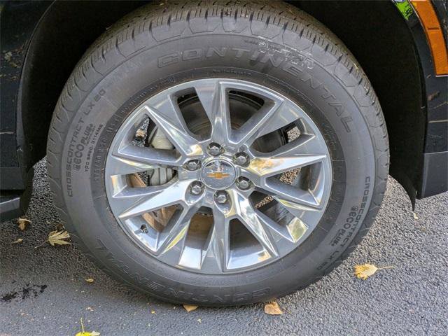 New 2026 Chevrolet Suburban Premier image 38