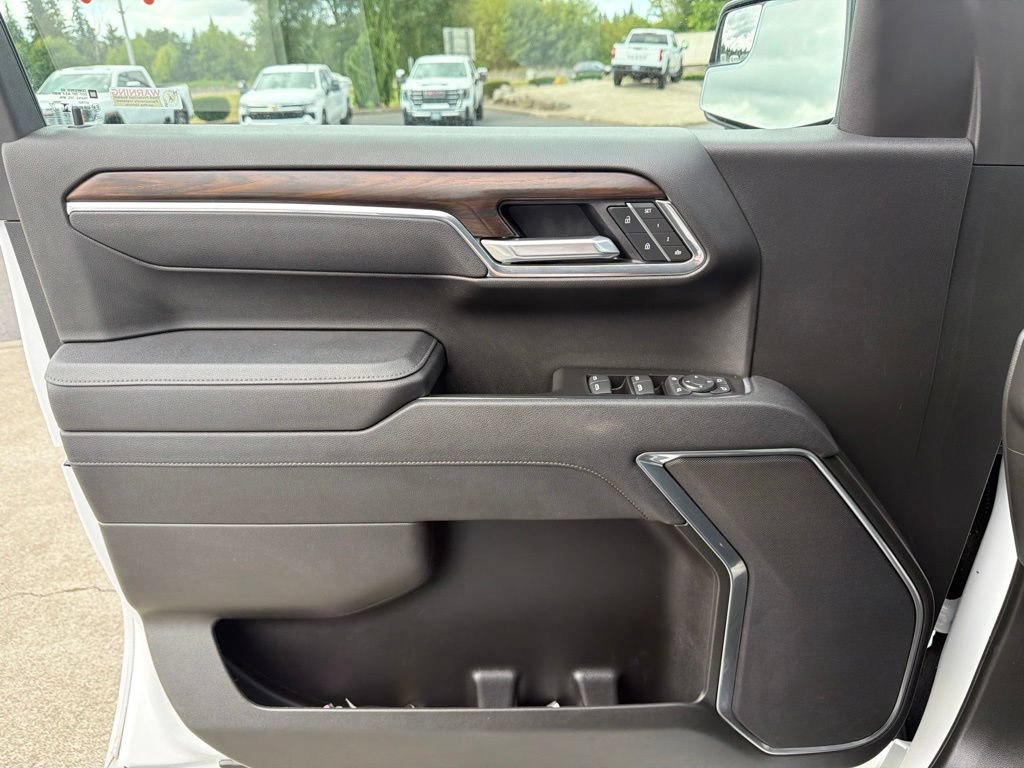 Used 2025 GMC Sierra 1500 SLT AWD/4WD image 19