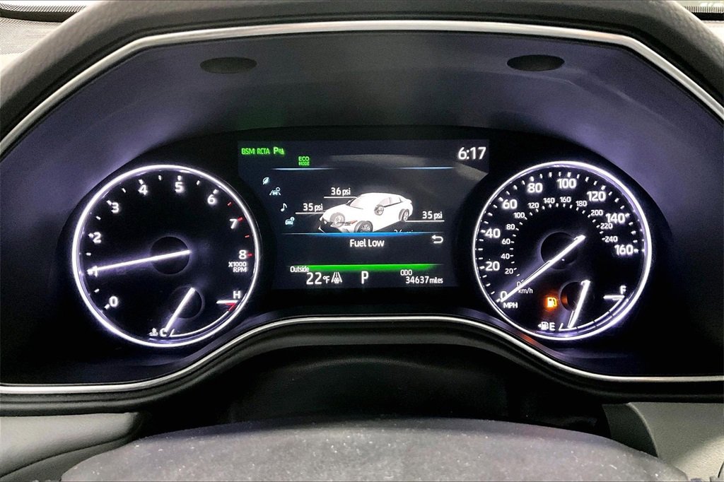 Used 2020 Toyota Avalon Limited image 13