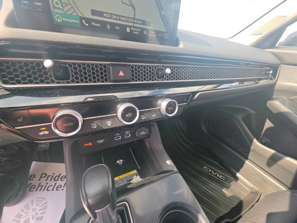 Used 2022 Honda Civic Touring image 21
