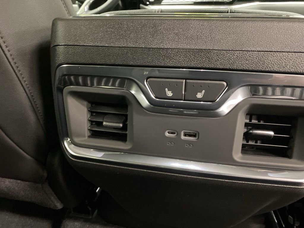 New 2026 Chevrolet Silverado 1500 LTZ w/ LTZ Premium Package AWD/4WD image 16