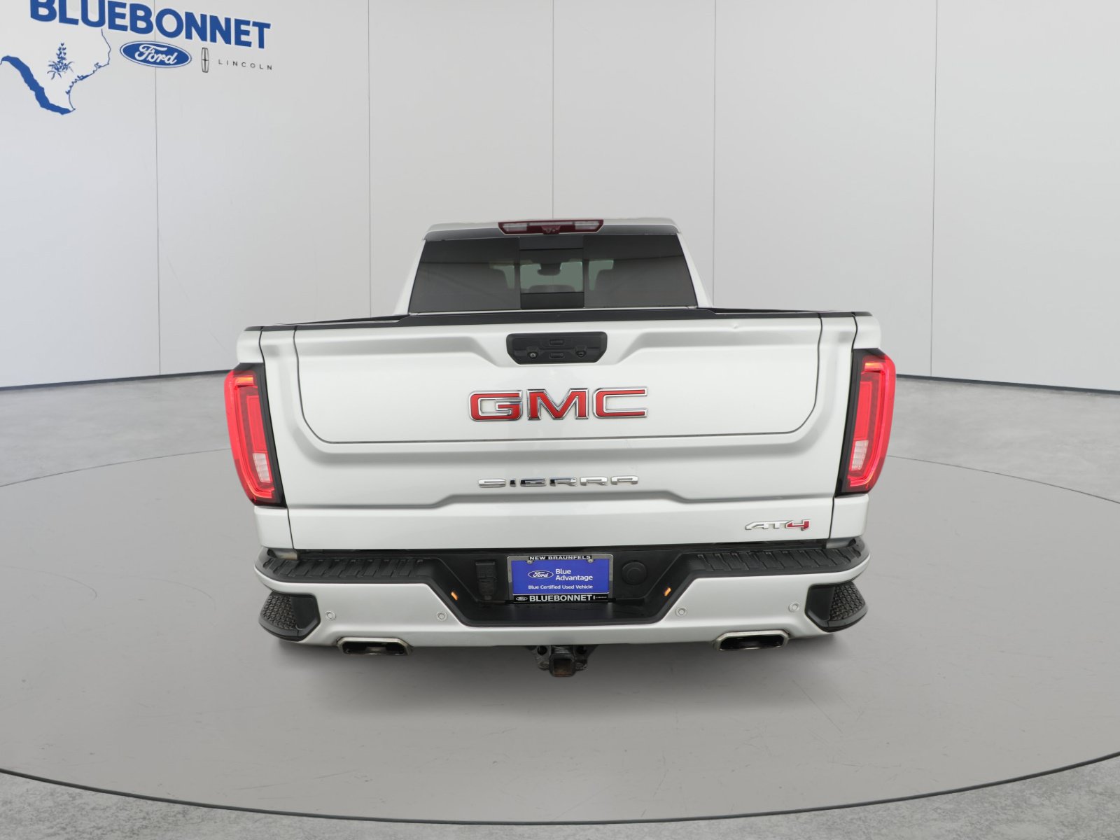 Used 2022 GMC Sierra 1500 AT4 w/ AT4 Premium Package AWD/4WD image 4