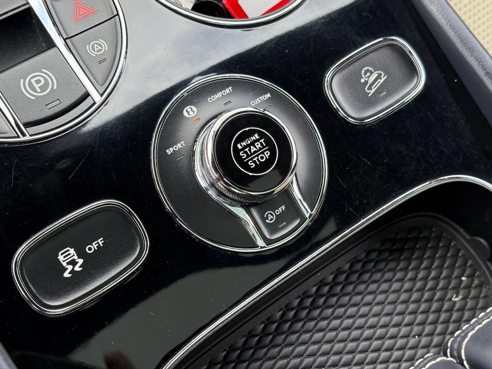 Used 2019 Bentley Bentayga AWD/4WD image 25