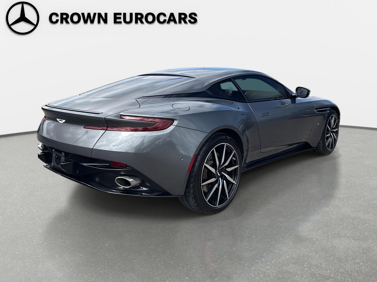 Used 2017 Aston Martin DB11 V12 image 5