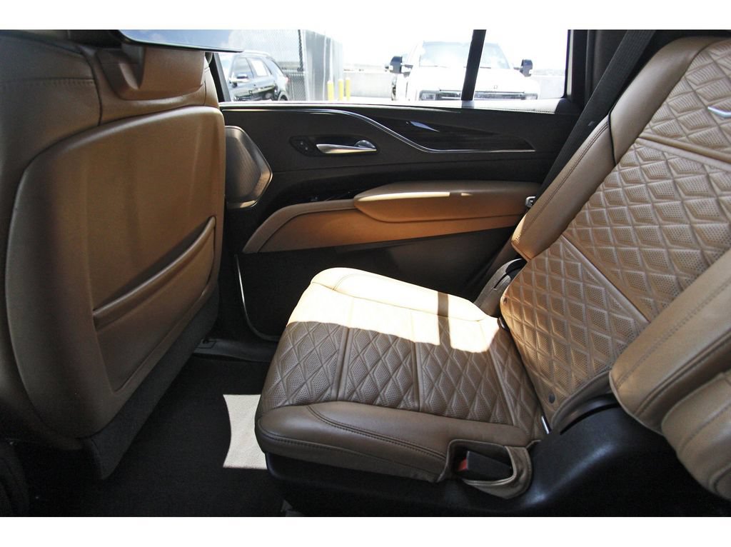 Used 2021 Cadillac Escalade Premium Luxury w/ Driver Assist Tech Package AWD/4WD image 12