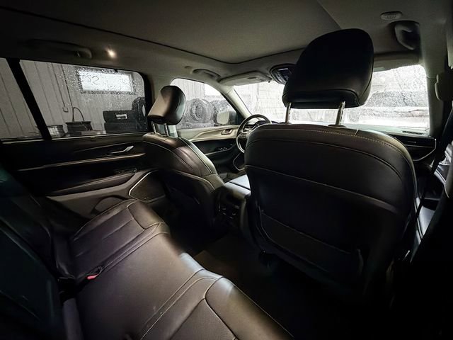 Used 2024 Jeep Grand Cherokee Limited w/ Luxury Tech Group II image 11