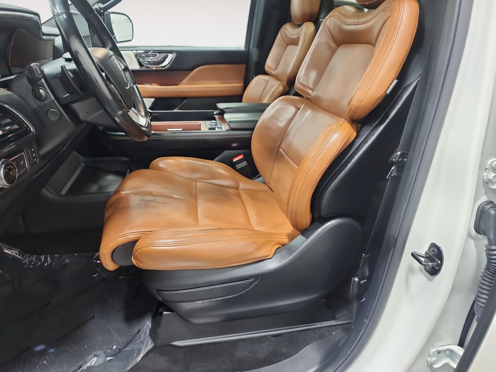 Used 2021 Lincoln Navigator L Reserve w/ Luxury Package AWD/4WD image 9