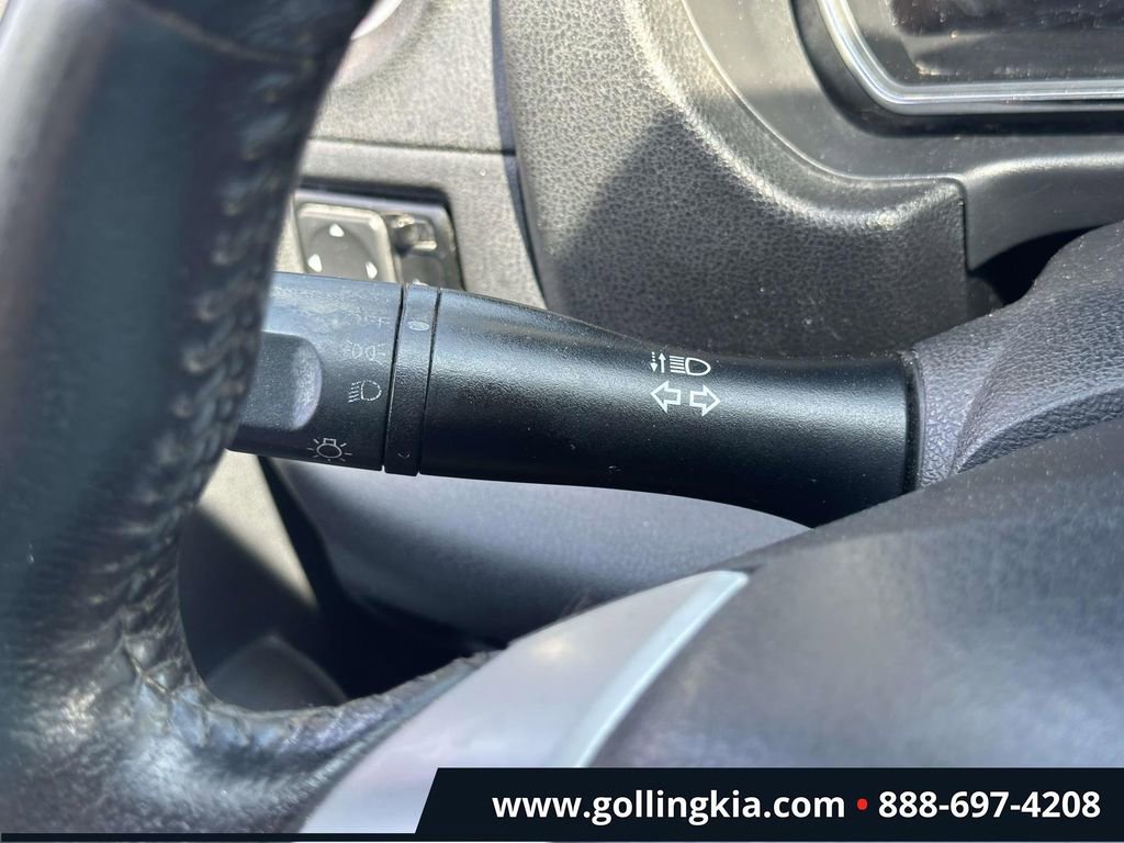 Used 2014 Nissan Versa Note SV FWD image 23