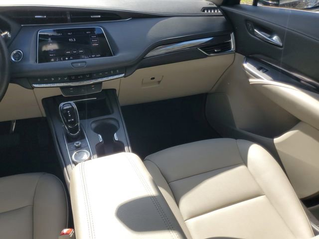 Used 2022 Cadillac XT4 Luxury w/ Driver Awareness Package image 15