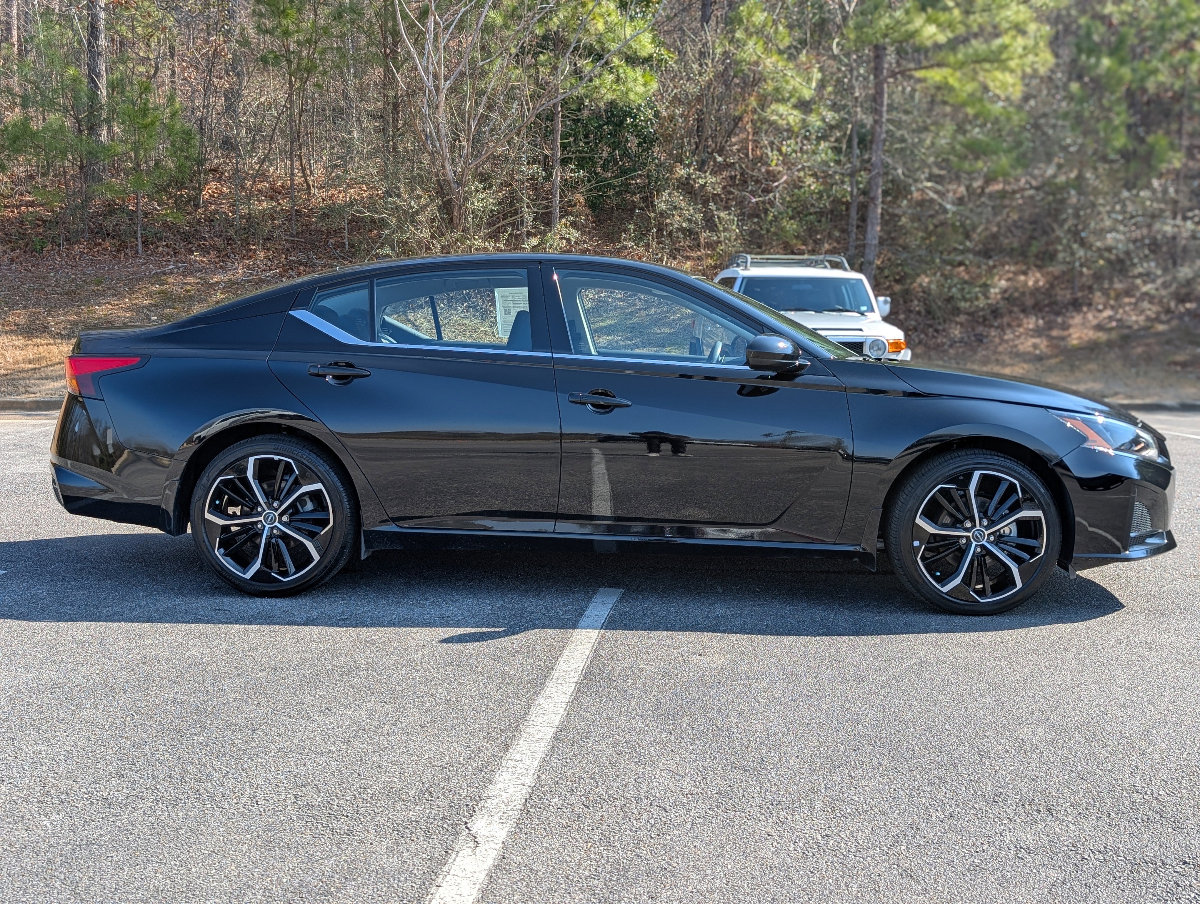 Used 2024 Nissan Altima 2.5 SR FWD image 10