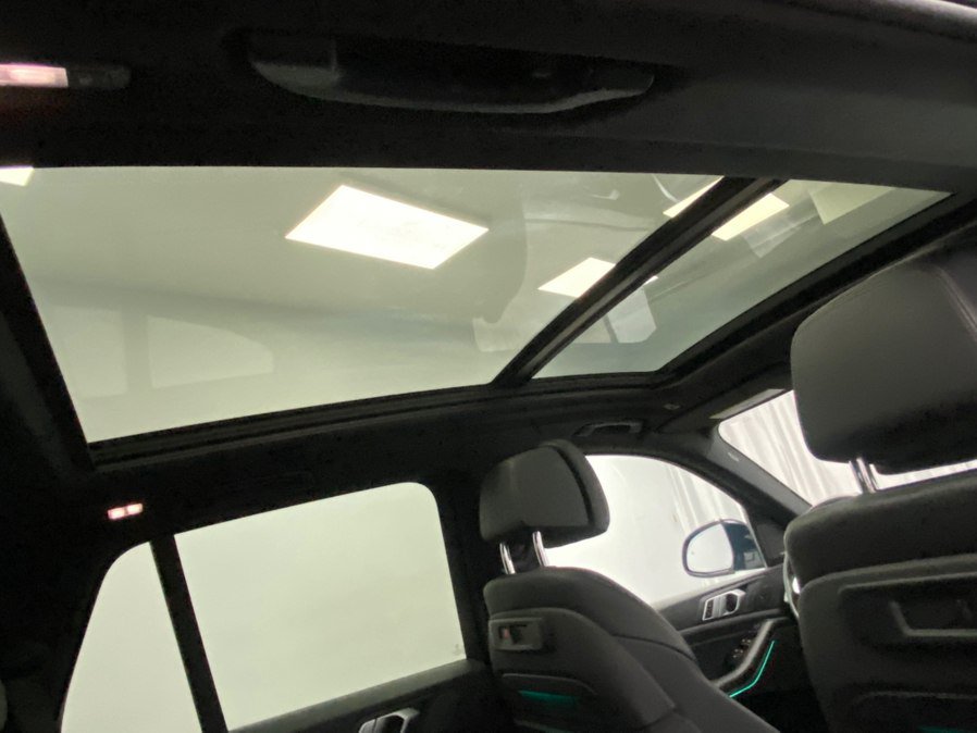 Used 2019 BMW X5 xDrive50i w/ M Sport Package AWD/4WD image 39
