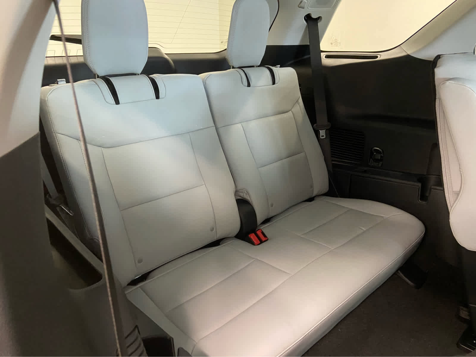 New 2026 Ford Explorer Platinum image 16