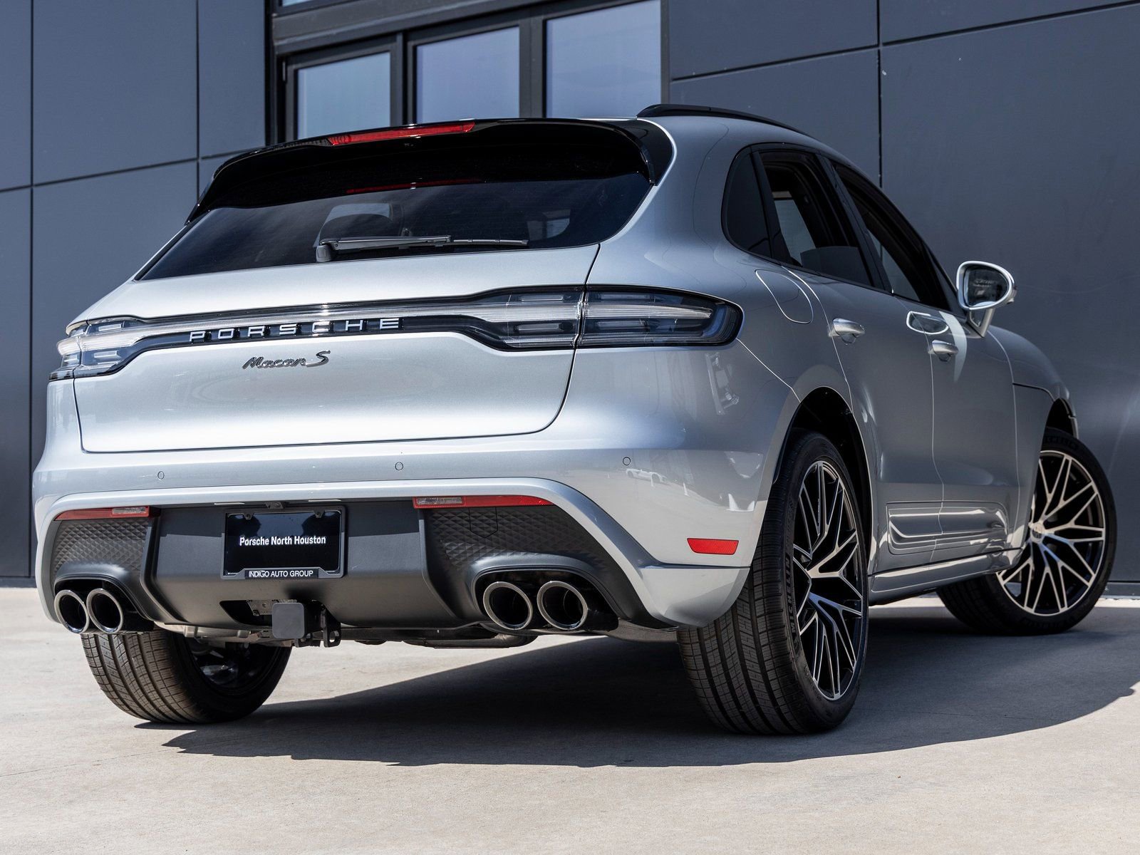 Certified 2025 Porsche Macan S image 11