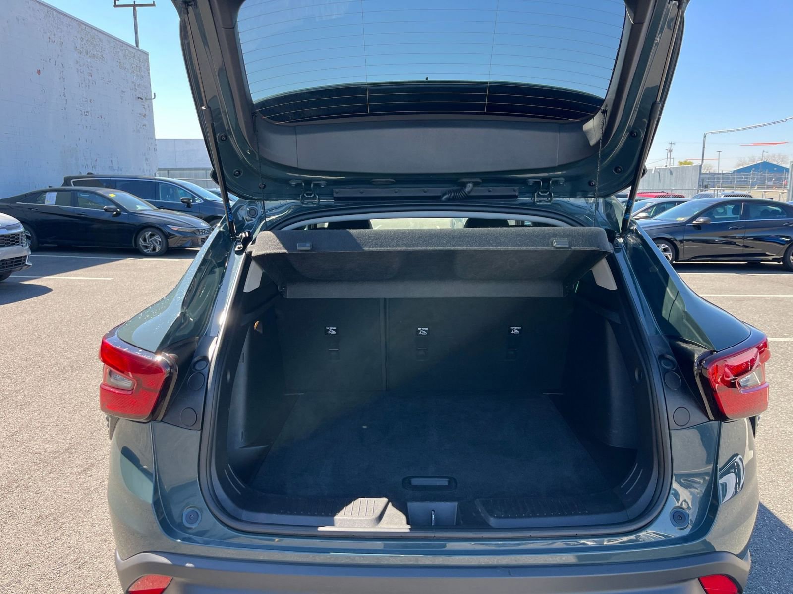 Used 2025 Chevrolet Trax LT image 31