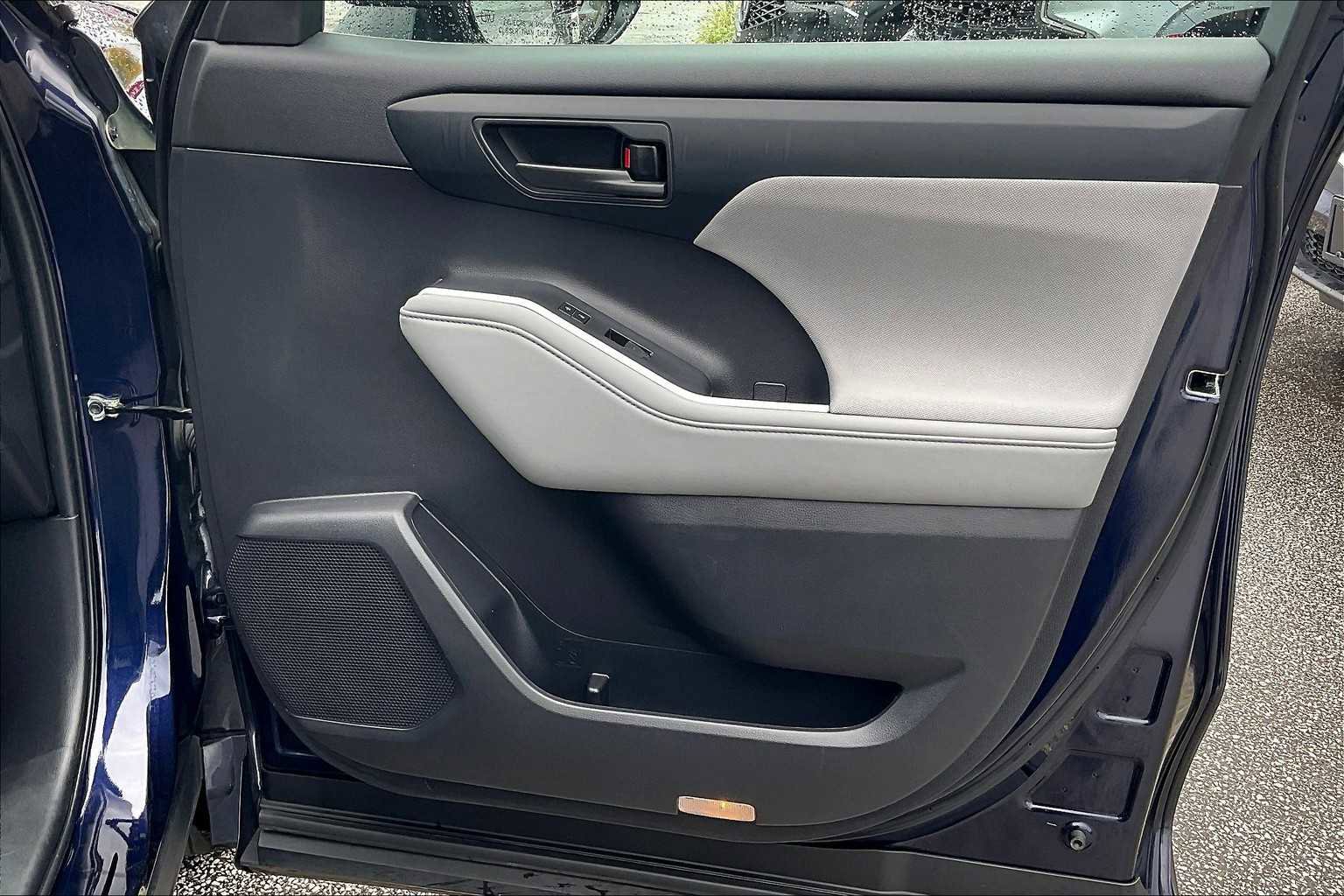 Used 2023 Toyota Highlander L image 20