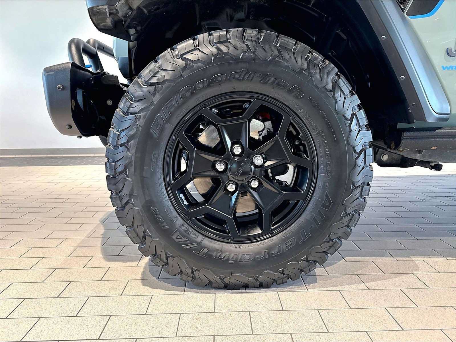 Used 2023 Jeep Wrangler Unlimited Rubicon 4xe AWD/4WD image 13