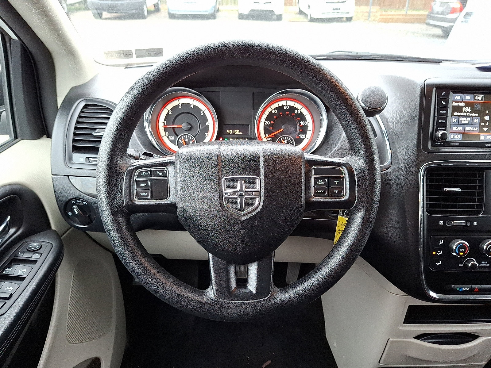 Used 2018 Dodge Grand Caravan SE w/ UConnect Hands-Free Group image 21