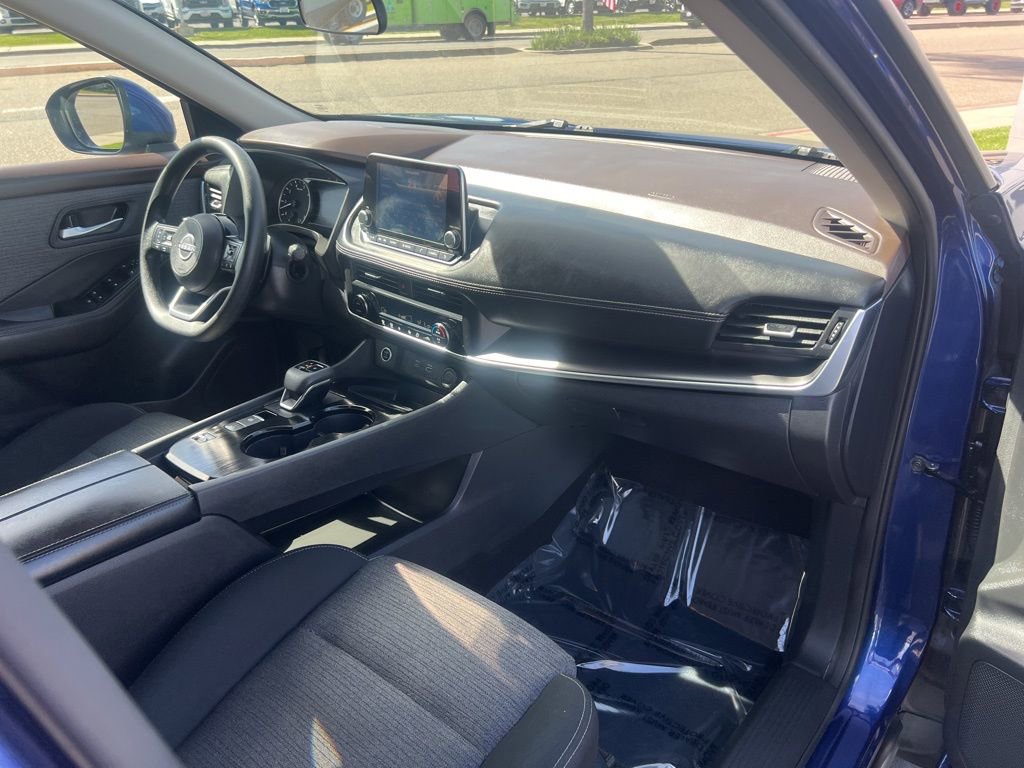 Used 2023 Nissan Rogue SV image 21