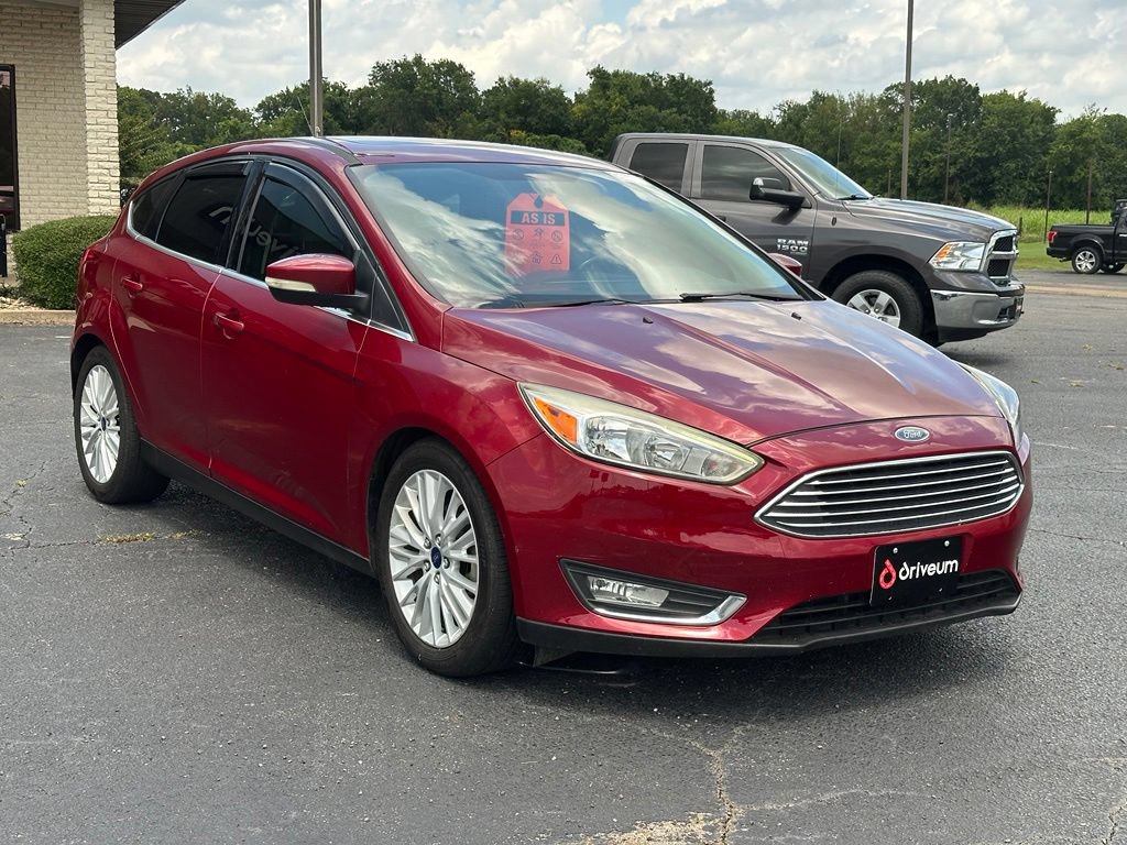 Used 2017 Ford Focus Titanium FWD image 1