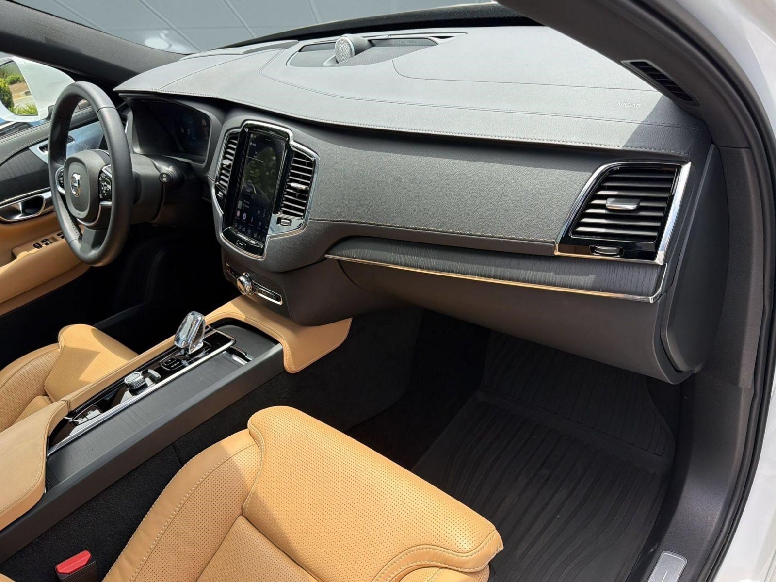 Certified 2024 Volvo XC90 T8 Ultimate w/ Protection Package Premier AWD/4WD image 31