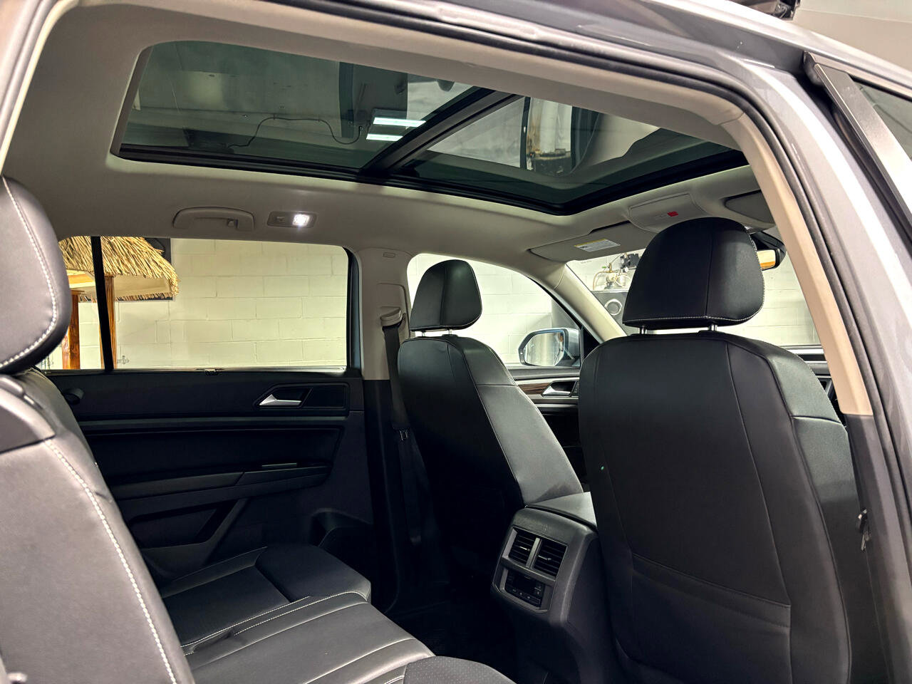 Used 2021 Volkswagen Atlas SE w/ Panoramic Sunroof Package image 19