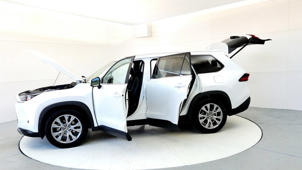 Certified 2025 Toyota Grand Highlander FWD image 10