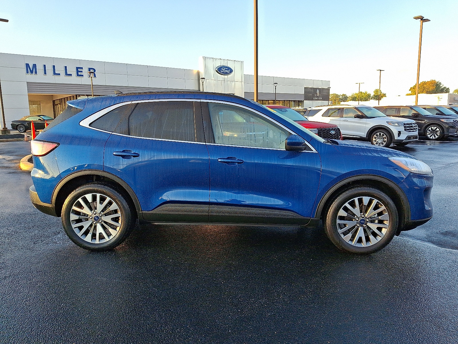 Certified 2022 Ford Escape Titanium image 7