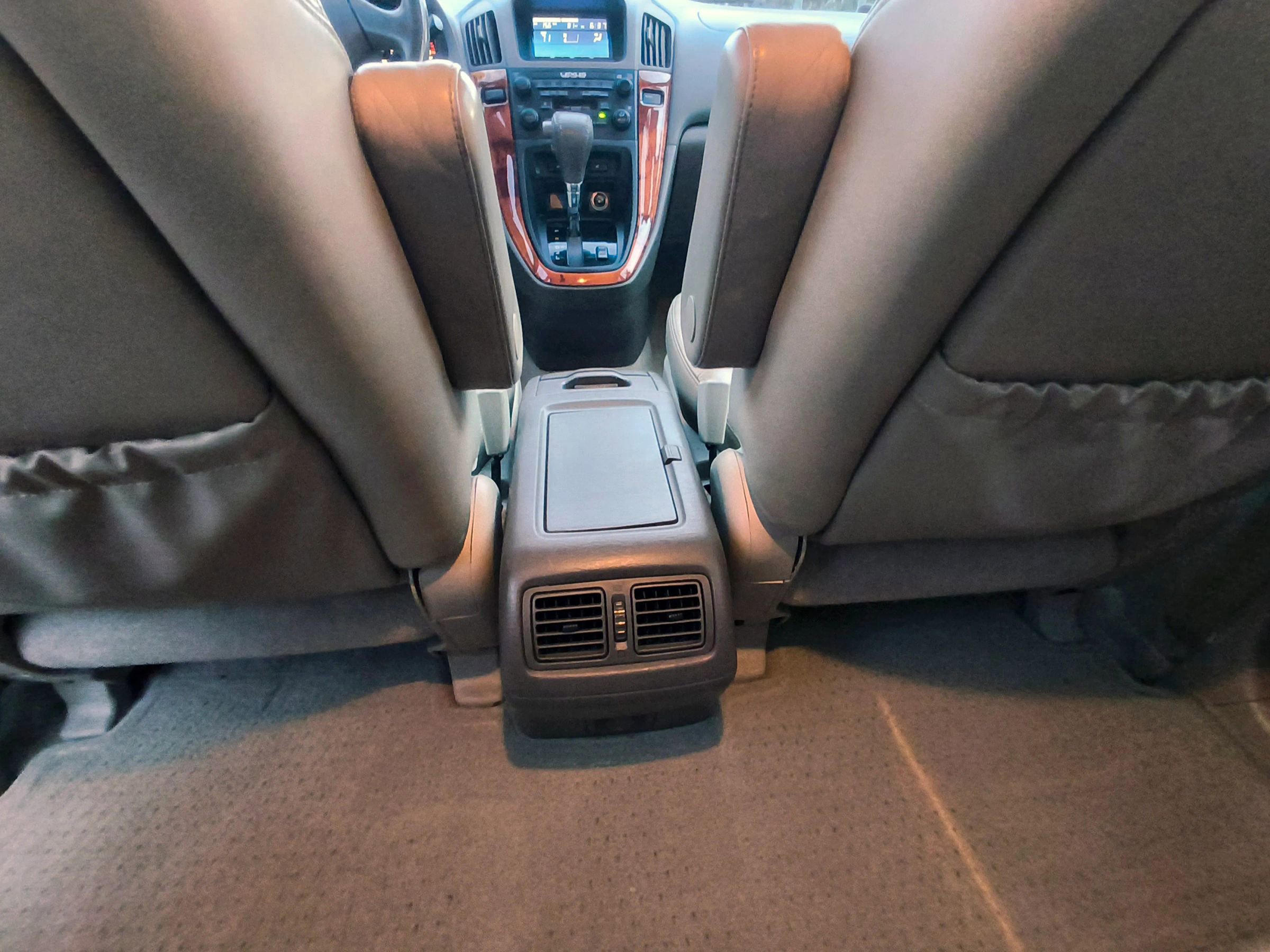 Used 2000 Lexus RX 300 4WD w/ Premium Pkg image 25