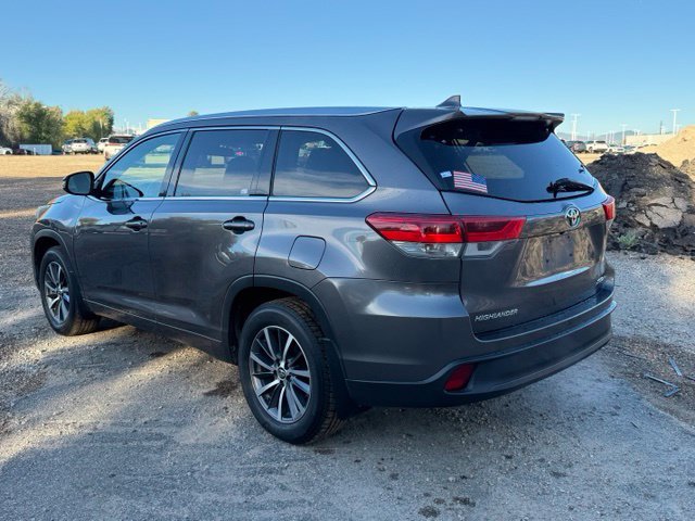 Used 2018 Toyota Highlander XLE AWD/4WD image 3