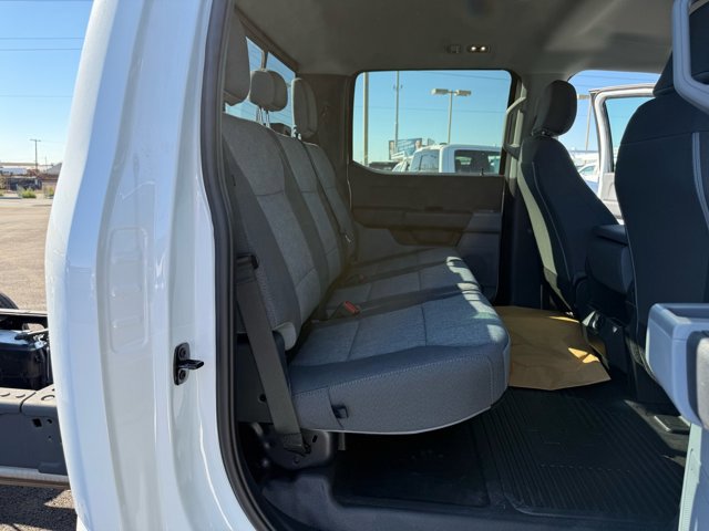 New 2025 Ford F550 4x4 Crew Cab image 12