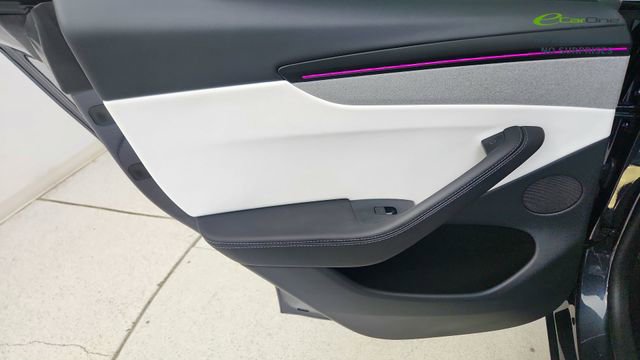 Used 2026 Tesla Model Y 2WD image 29