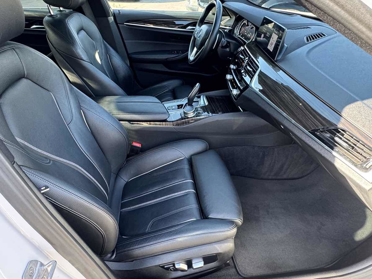 Used 2018 BMW 530e w/ Premium Package 2 image 17