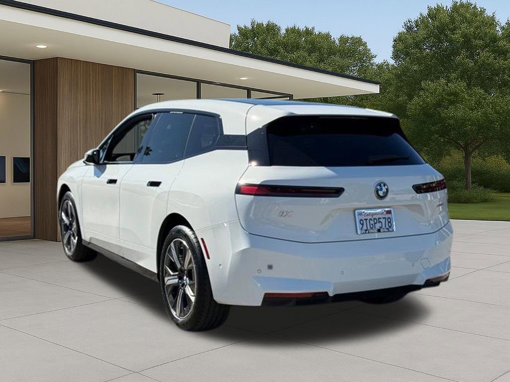 Used 2026 BMW iX xDrive45 w/ Premium Package image 12