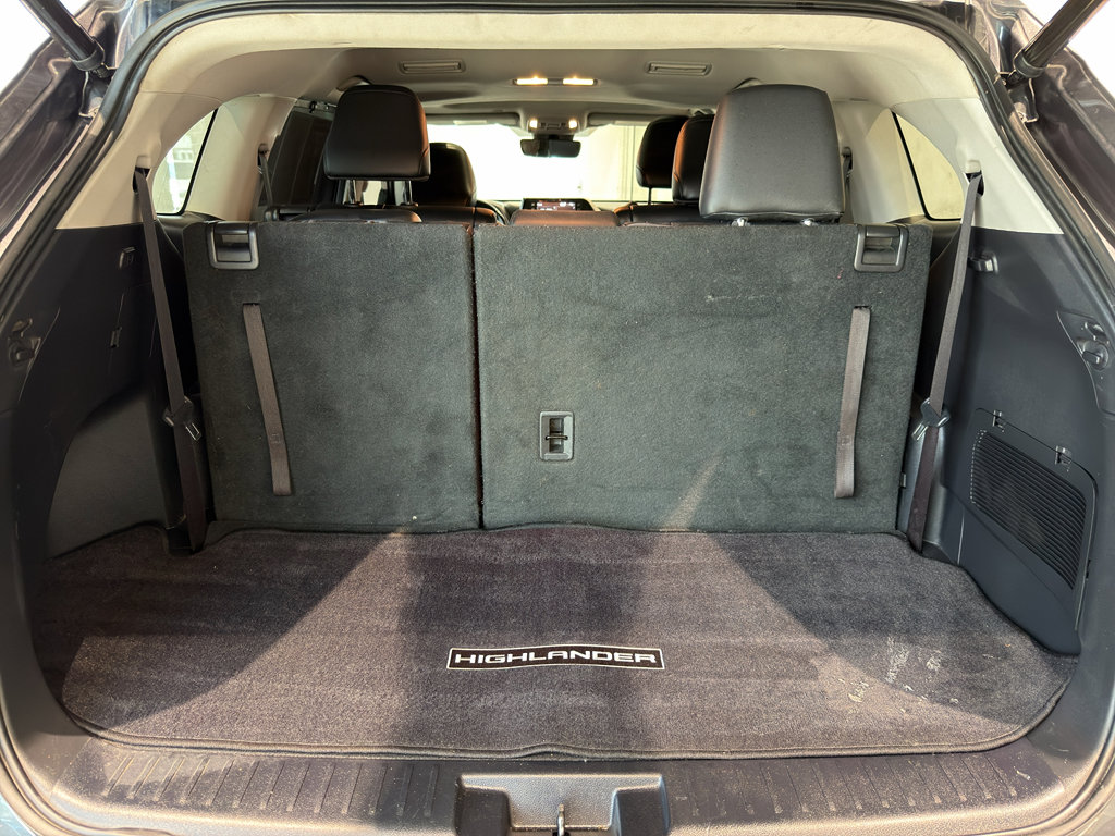 Used 2020 Toyota Highlander XLE image 22