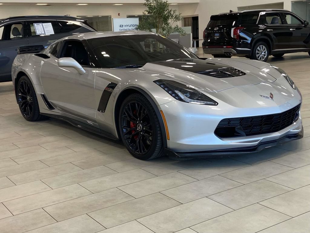Used 2015 Chevrolet Corvette Z06 w/ 3LZ Preferred Equipment Group RWD video 1