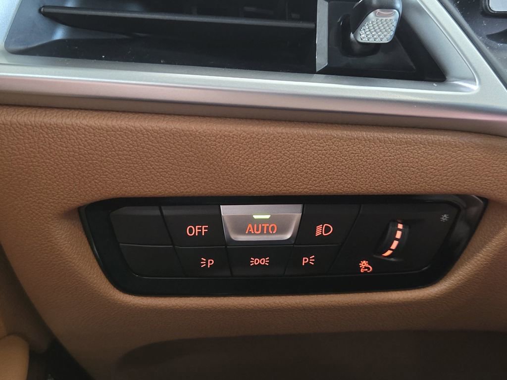 New 2026 BMW 330i xDrive Sedan w/ Convenience Package image 24