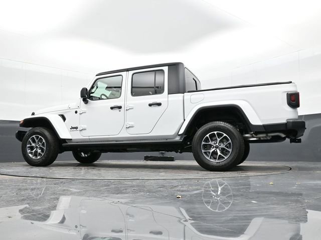 Used 2024 Jeep Gladiator Sport image 35