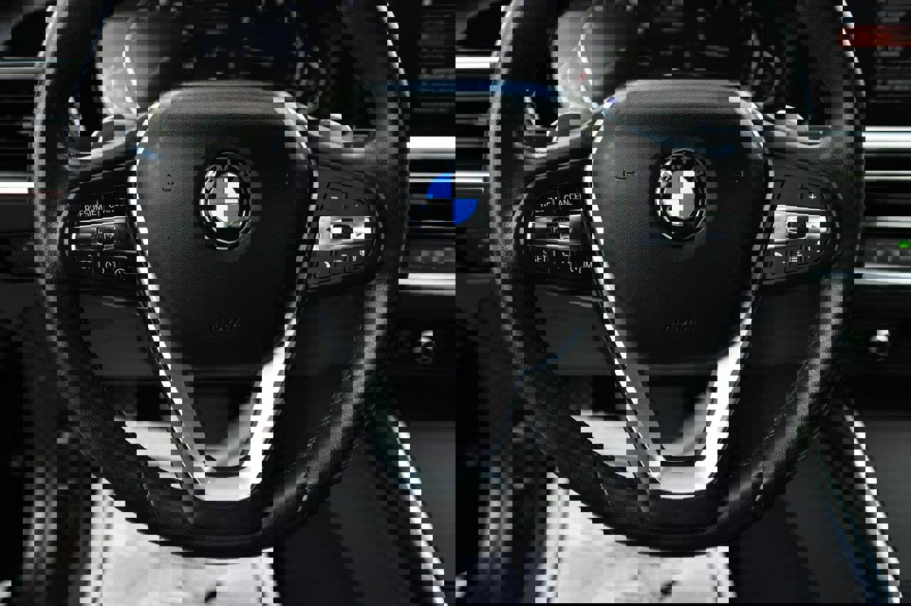 Used 2021 BMW 330i Sedan w/ Convenience Package image 19