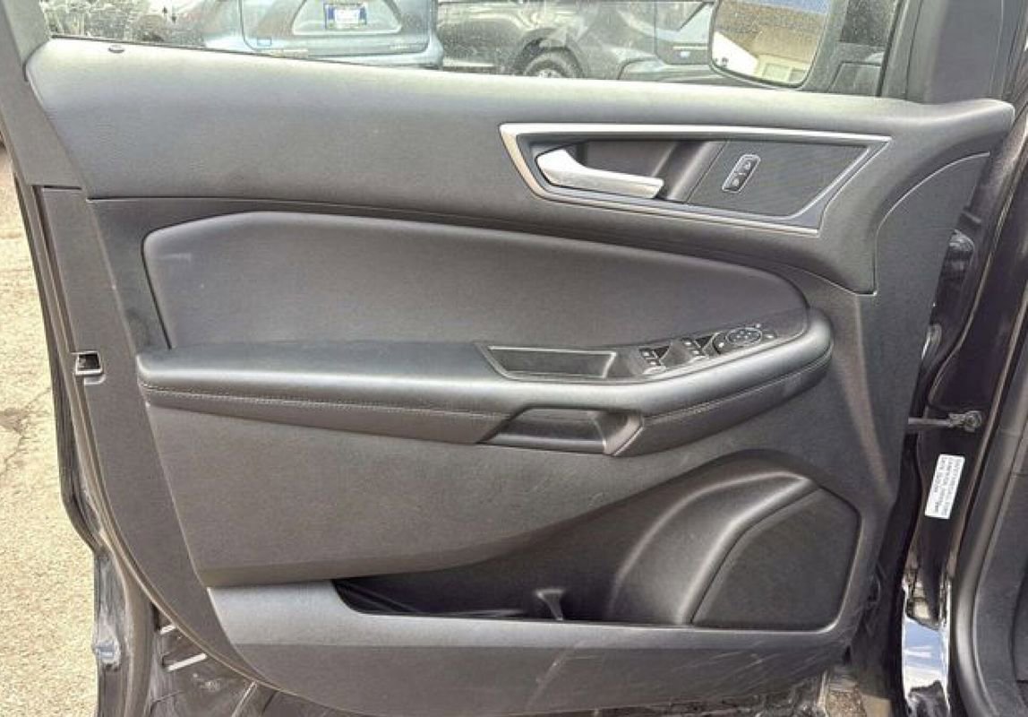 Used 2024 Ford Edge SEL image 19