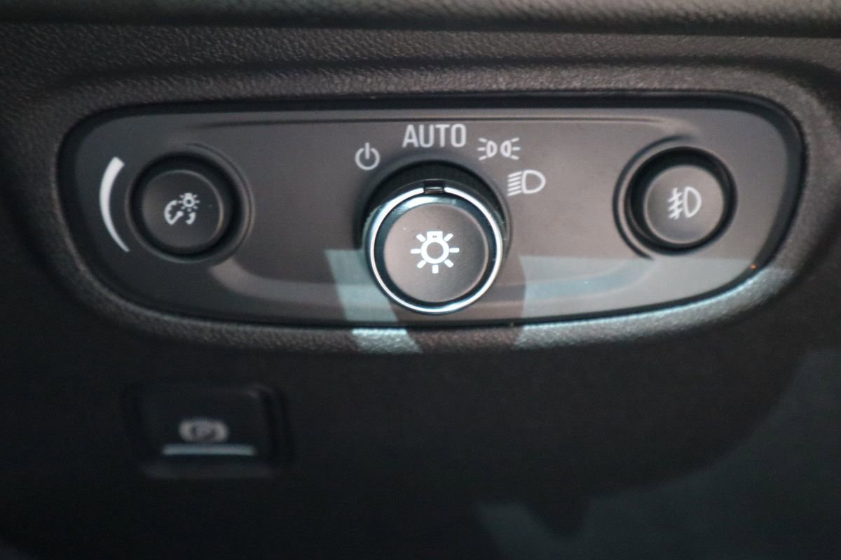Used 2022 GMC Terrain SLT image 28