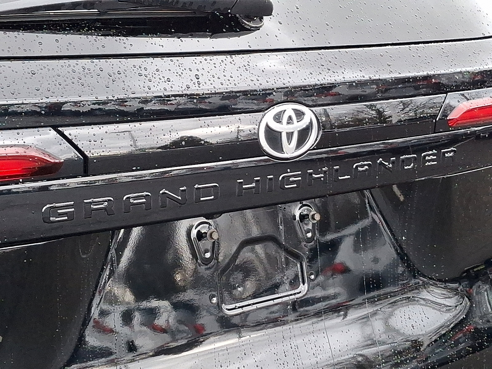 Certified 2025 Toyota Grand Highlander Limited image 33