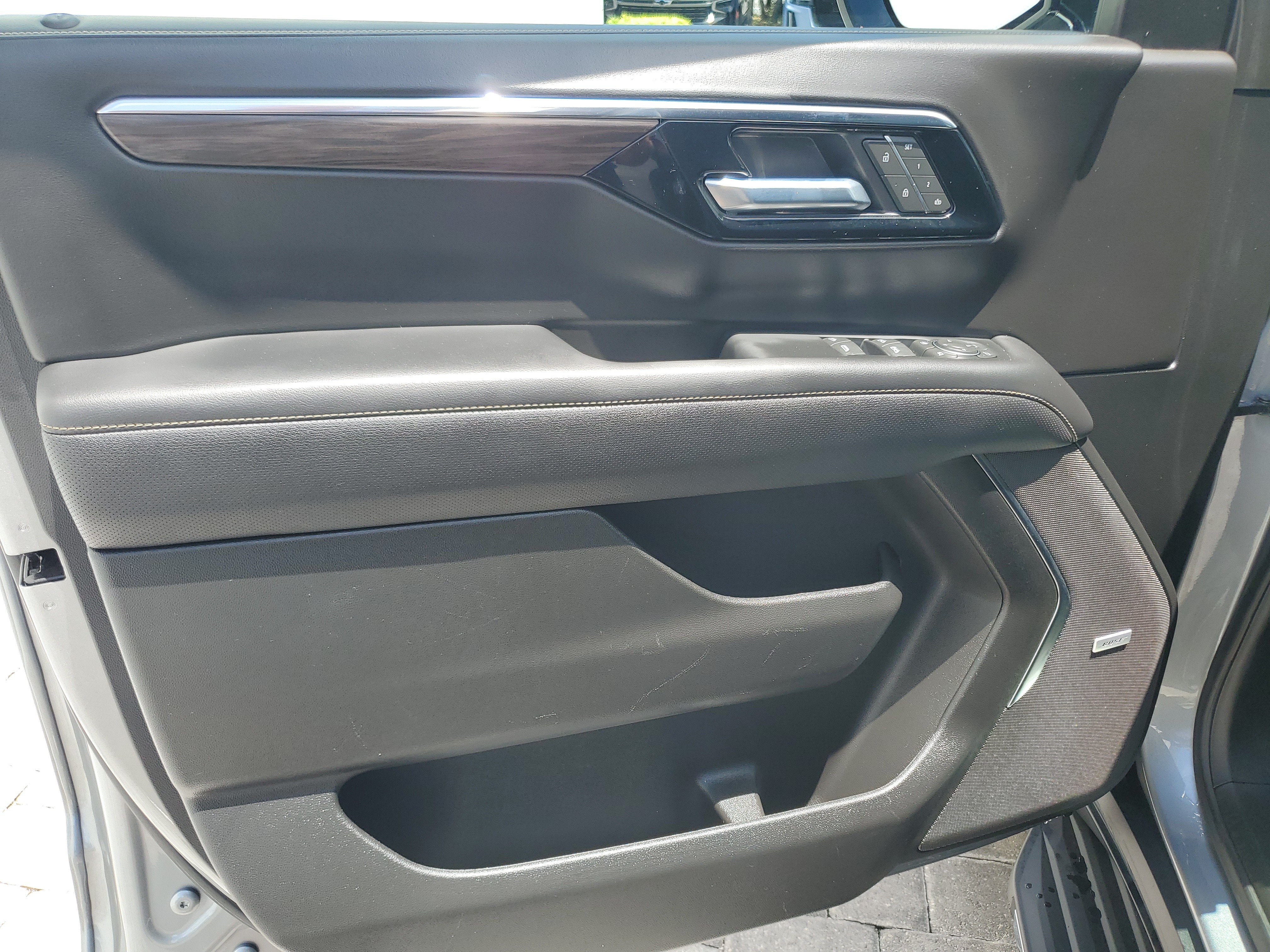Certified 2025 Chevrolet Tahoe Premier AWD/4WD image 19