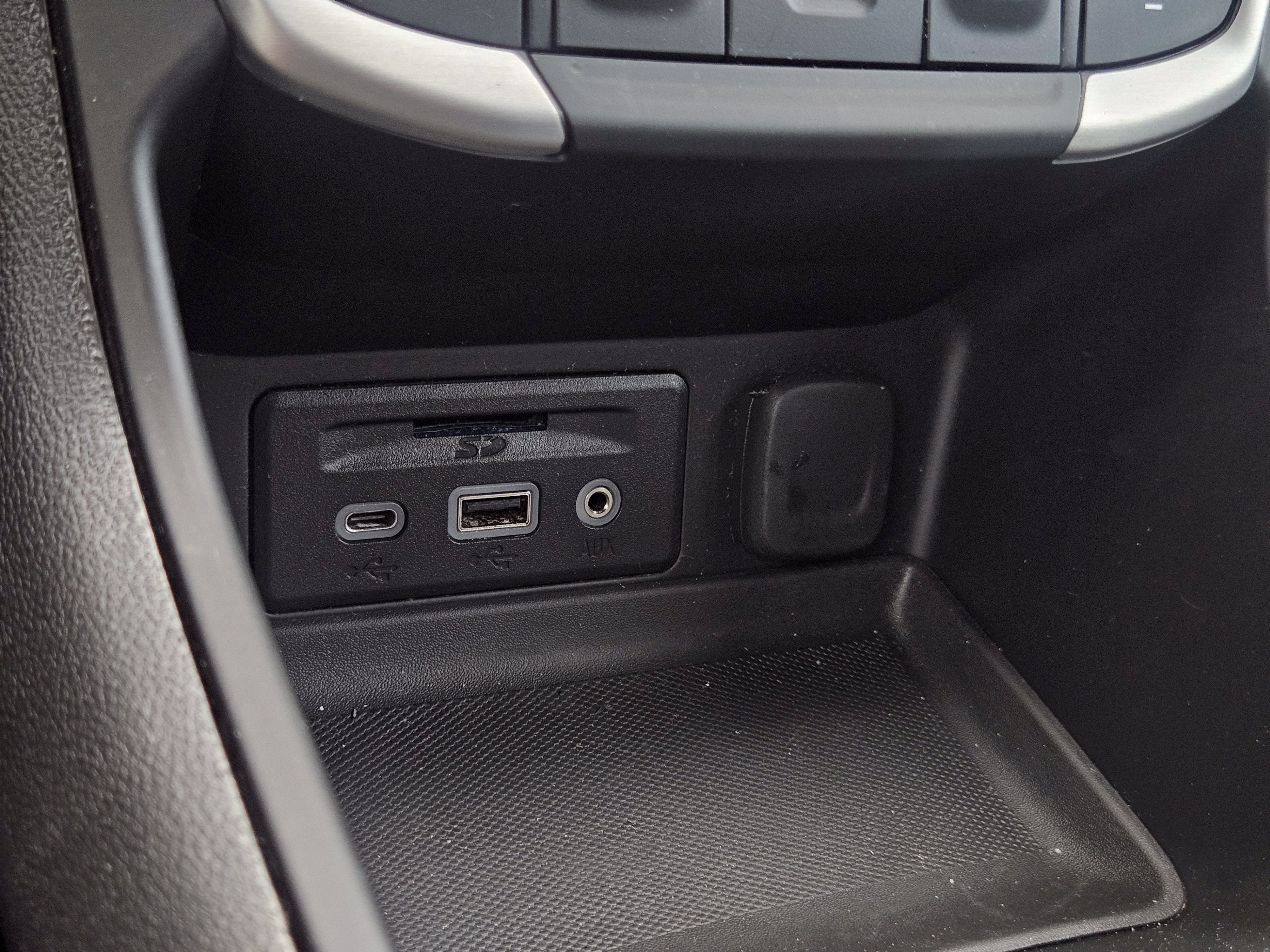 Used 2023 GMC Terrain SLT FWD image 25