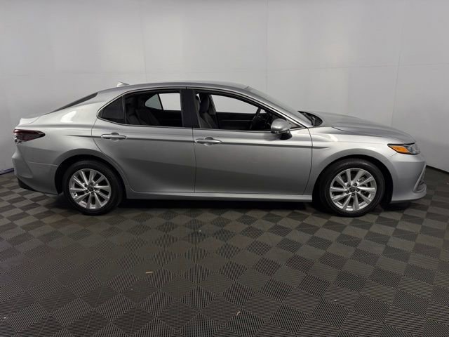 Used 2023 Toyota Camry LE image 10