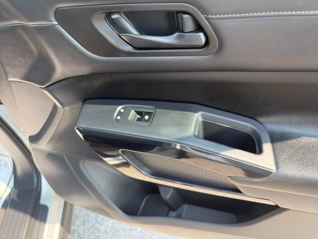 Used 2023 Nissan Pathfinder SV AWD/4WD image 85