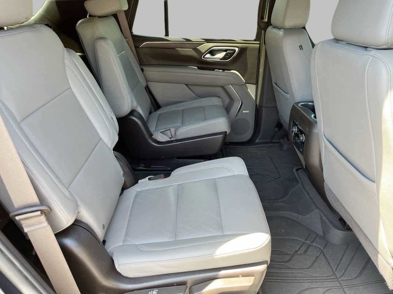 Used 2023 Chevrolet Tahoe LT w/ Luxury Package image 15